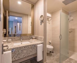 Royal Seginus Hotel