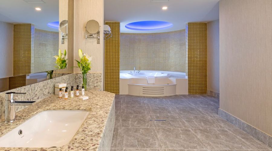 Royal Seginus Hotel